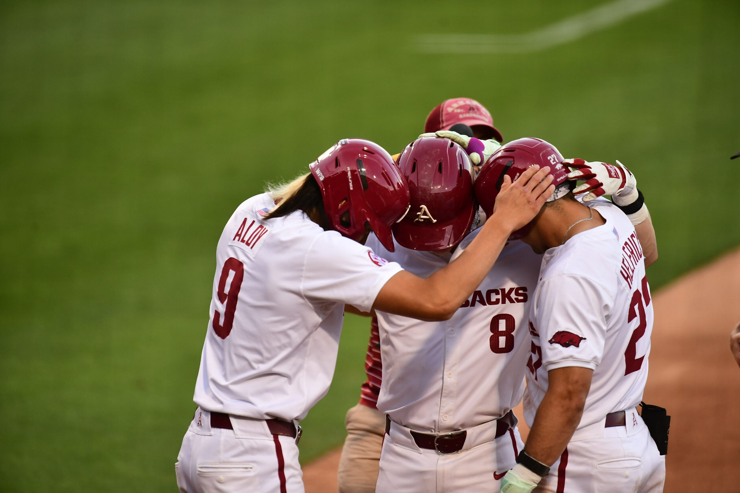 Quick Hits: Arkansas digs deep for big-time Game 1 win over Mississippi State